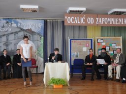 ocalic_od_zapom_30