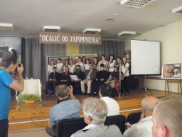 ocalic_od_zapom_72