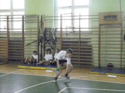 PMS042